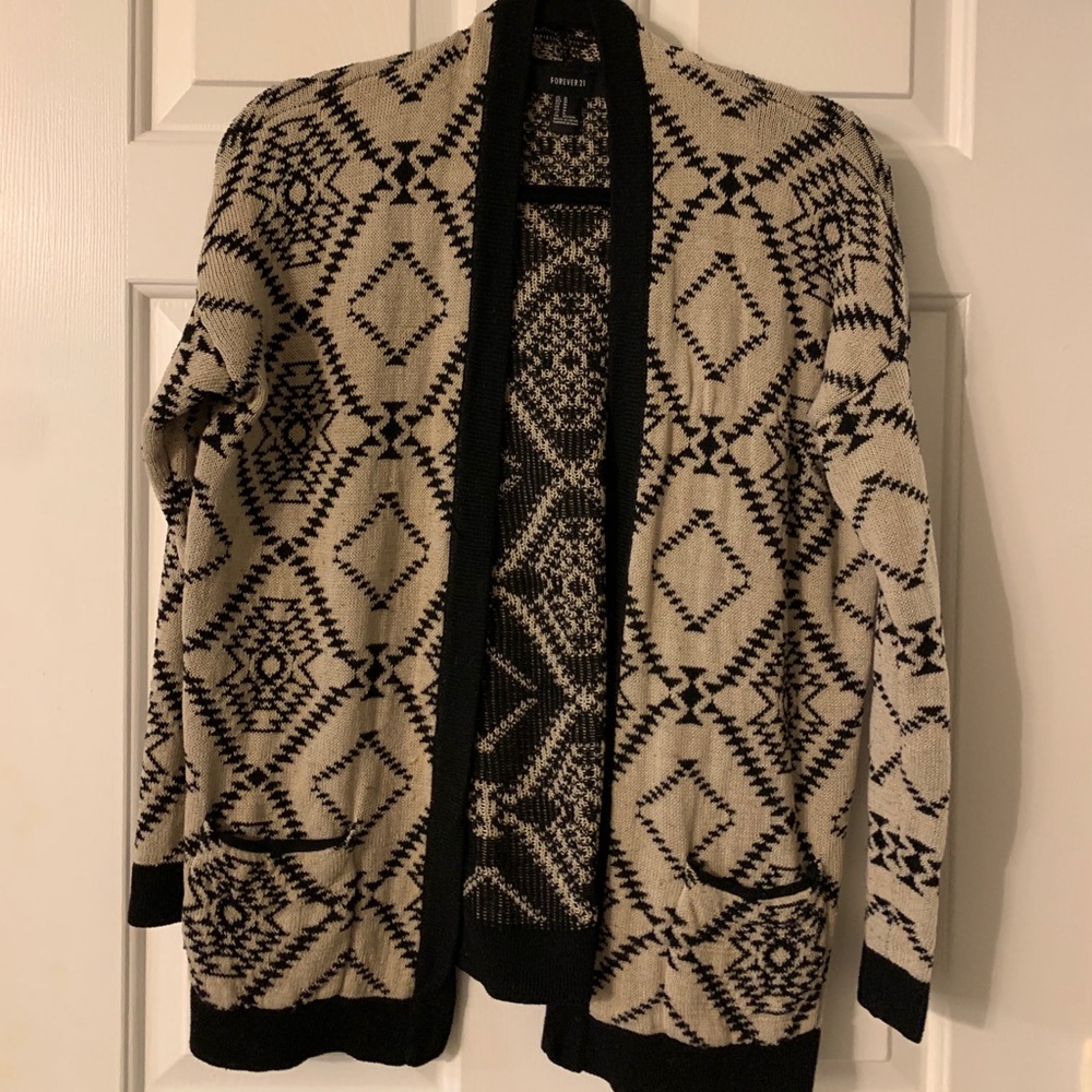 Geometric patterned cardigan